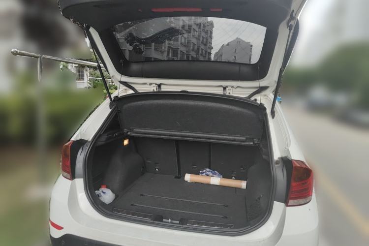 Used BMW X1 2014 sDrive18i Fashion Model Trunk