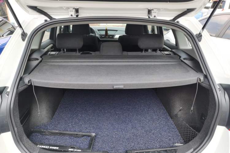 Used BMW X1 2014 sDrive18i Fashion Model Trunk