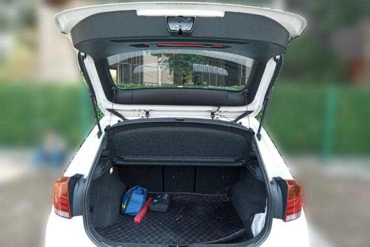 Used BMW X1 2014 sDrive18i Leading Model Trunk