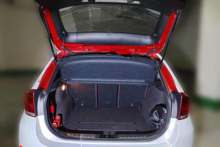 Used BMW X1 2014 sDrive18i Fashion Model Trunk