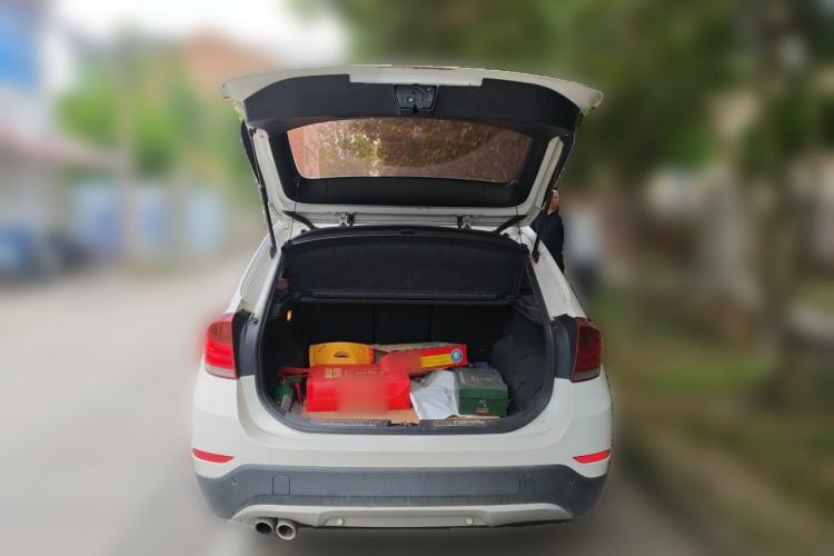 Used BMW X1 2014 sDrive18i Leading Model Trunk