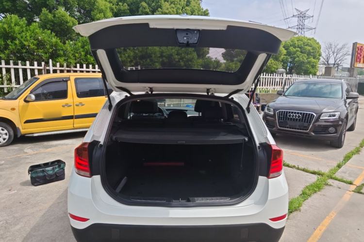 Used BMW X1 2014 sDrive18i Fashion Model Trunk