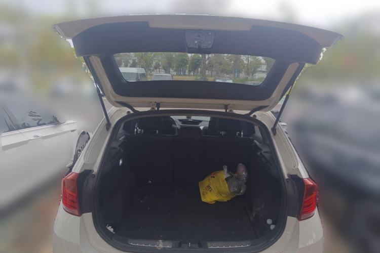 Used BMW X1 2014 sDrive18i Fashion Model Trunk