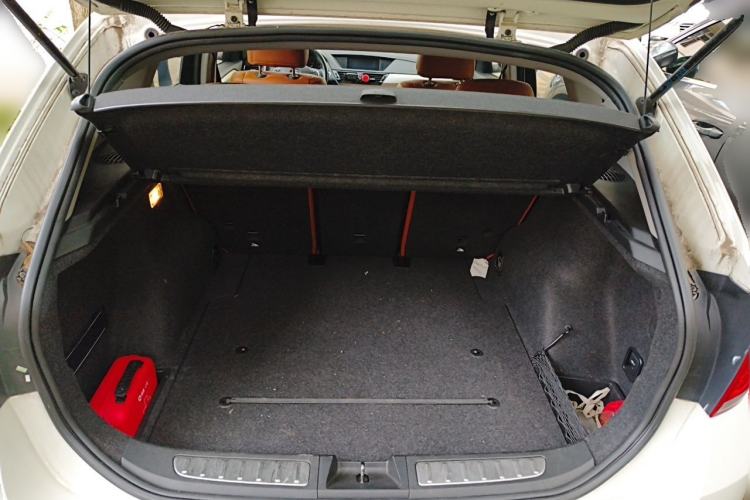 Used BMW X1 2014 sDrive18i Fashion Model Trunk