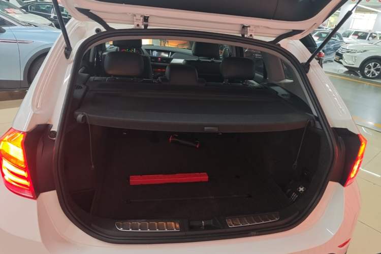 Used BMW X1 2014 sDrive18i Fashion Model Trunk