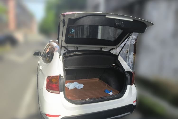 Used BMW X1 2014 sDrive18i Leading Model Trunk
