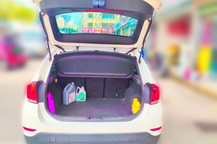 Used BMW X1 2014 sDrive18i Fashion Model Trunk