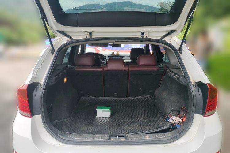 Used BMW X1 2014 sDrive18i Fashion Model Trunk