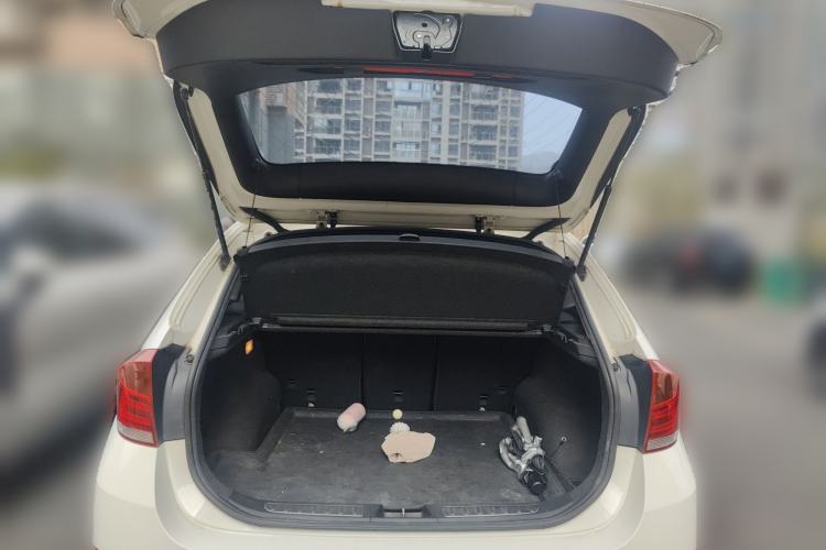 Used BMW X1 2014 sDrive18i Fashion Model Trunk