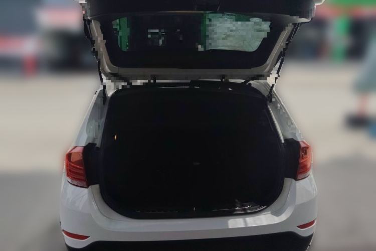 Used BMW X1 2014 sDrive18i Fashion Model Trunk