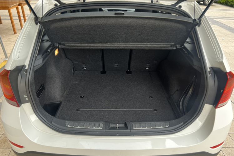 Used BMW X1 2014 sDrive18i Fashion Model Trunk