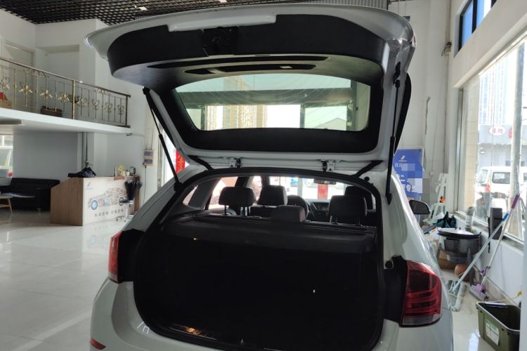 Used BMW X1 2014 sDrive18i Leading Model Trunk