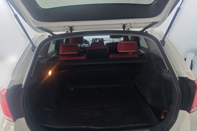 Used BMW X1 2014 sDrive18i Fashion Model Trunk