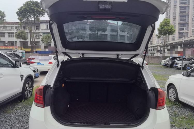 Used BMW X1 2014 sDrive18i Fashion Model Trunk