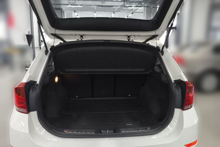 Used BMW X1 2014 sDrive18i Fashion Model Trunk