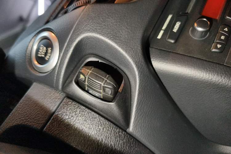 Used BMW X1 2014 sDrive18i Fashion Model Vehicle Key