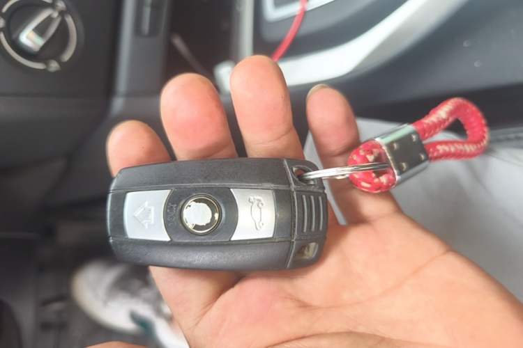 Used BMW X1 2014 sDrive18i Fashion Model Vehicle Key