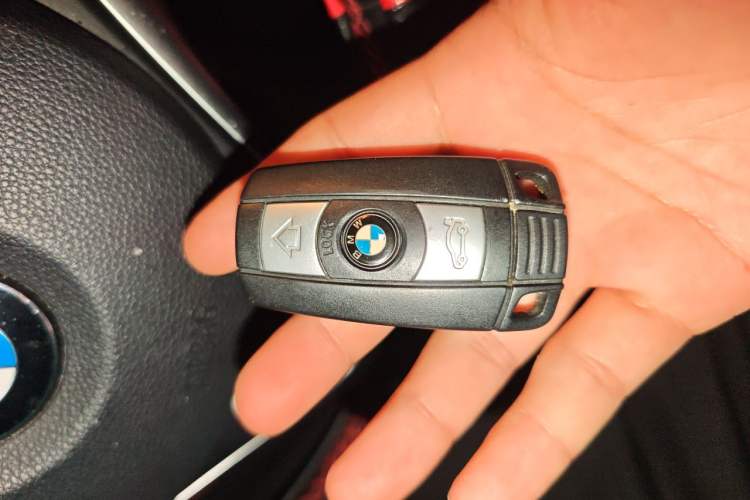 Used BMW X1 2014 xDrive20i Sports Design Package Vehicle Key