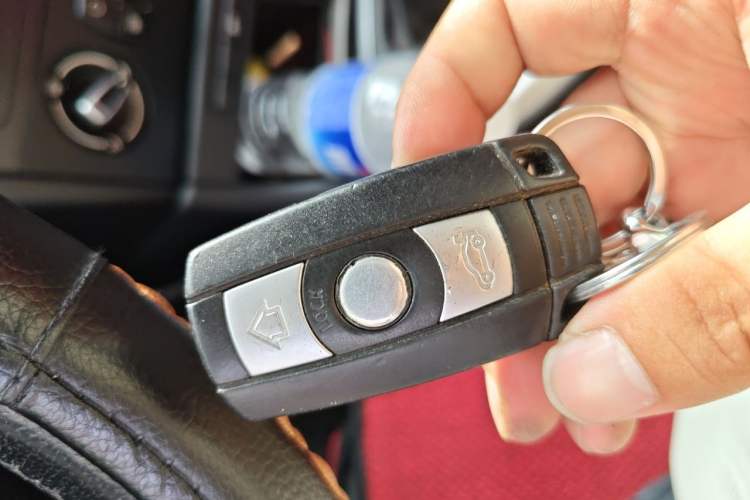 Used BMW X1 2014 sDrive18i Fashion Model Vehicle Key