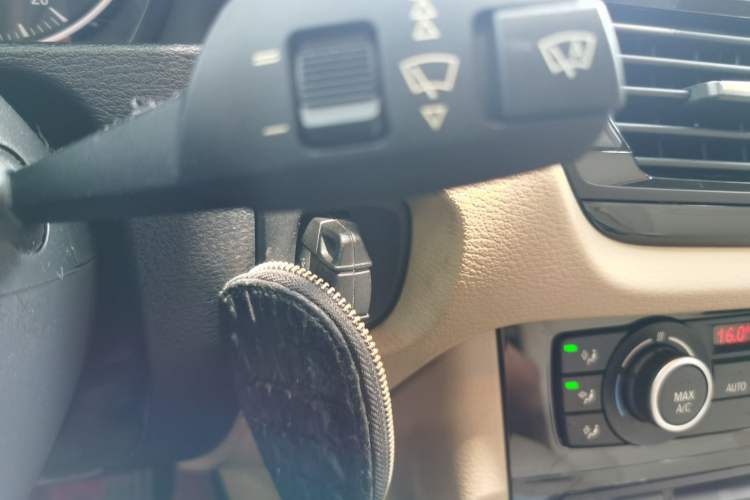 Used BMW X1 2014 sDrive18i Fashion Model Vehicle Key