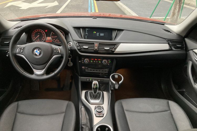 Used BMW X1 2014 sDrive18i Leading Model Center Console