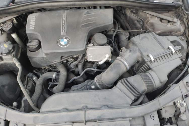Used BMW X1 2014 sDrive18i Fashion Model Engine Bay