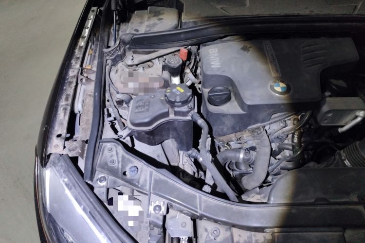 Used BMW X1 2014 sDrive18i Fashion Model Engine Bay Right