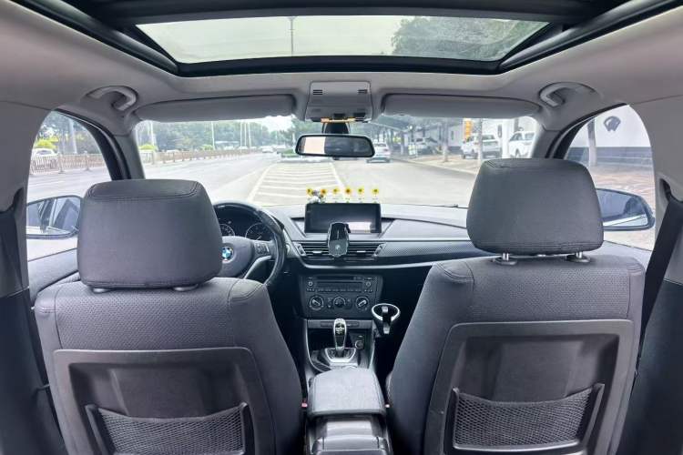 Used BMW X1 2014 sDrive18i Fashion Model Interior 3