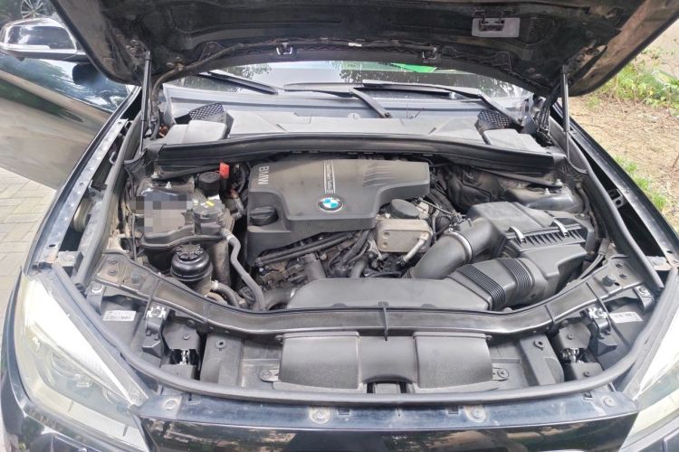 Used BMW X1 2015 xDrive20i Fashion Model Engine Bay
