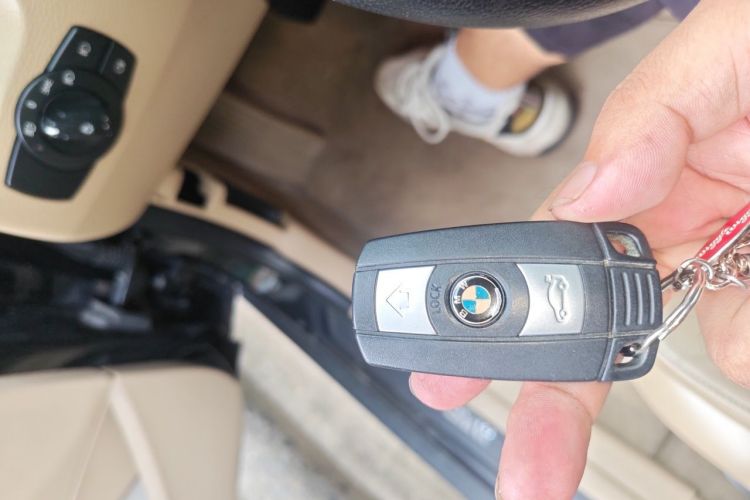 Used BMW X1 2015 xDrive20i Fashion Model Vehicle Key