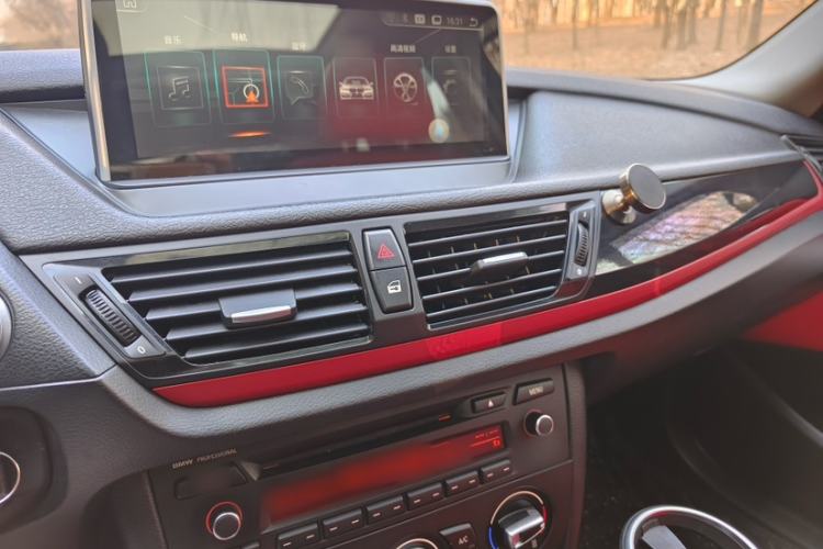 Used BMW X1 2015 sDrive18i Fashion Upgrade Edition Audio And AC Panel
