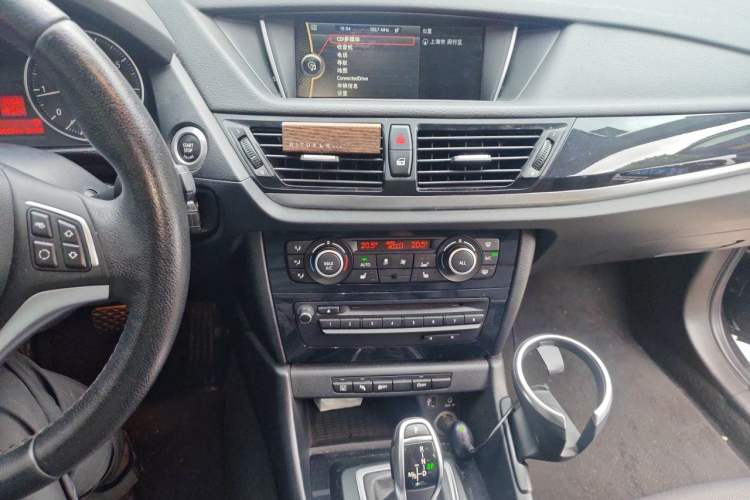Used BMW X1 2015 sDrive18i Leading Edition Audio And AC Panel