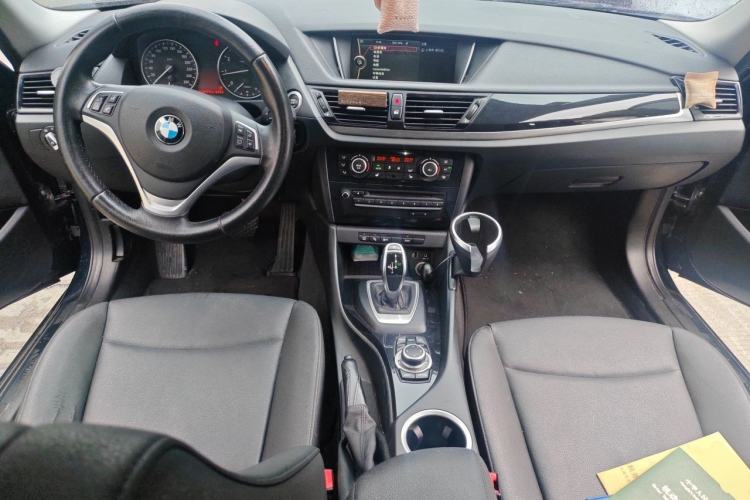 Used BMW X1 2015 sDrive18i Leading Edition Center Console
