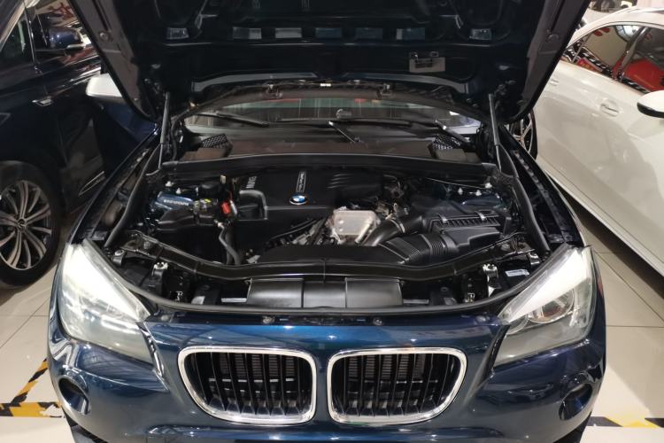 Used BMW X1 2015 sDrive18i Fashion Upgrade Edition Engine Bay