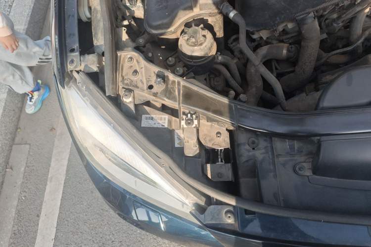 Used BMW X1 2015 xDrive20i Fashion Upgrade Edition Engine Bay Right
