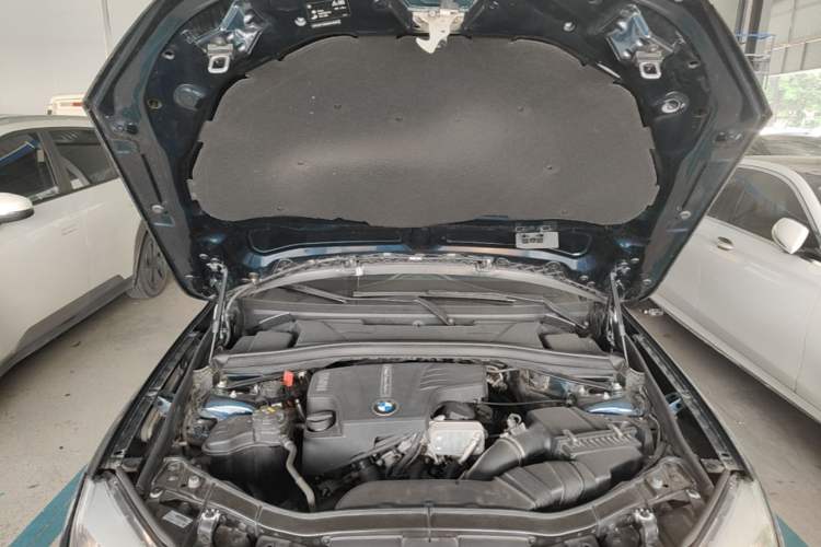 Used BMW X1 2015 sDrive18i Fashion Upgrade Edition Engine Bay