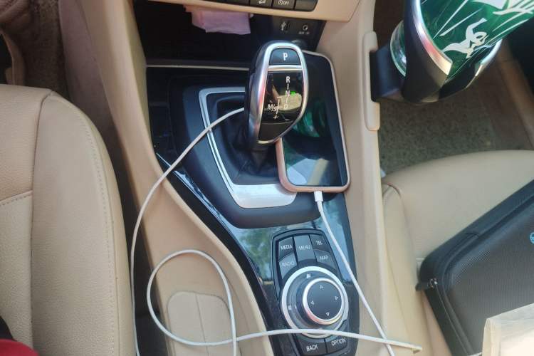 Used BMW X1 2015 xDrive20i Fashion Upgrade Edition Gear Lever