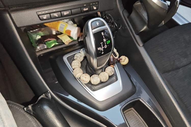 Used BMW X1 2015 sDrive18i Fashion Upgrade Edition Gear Lever