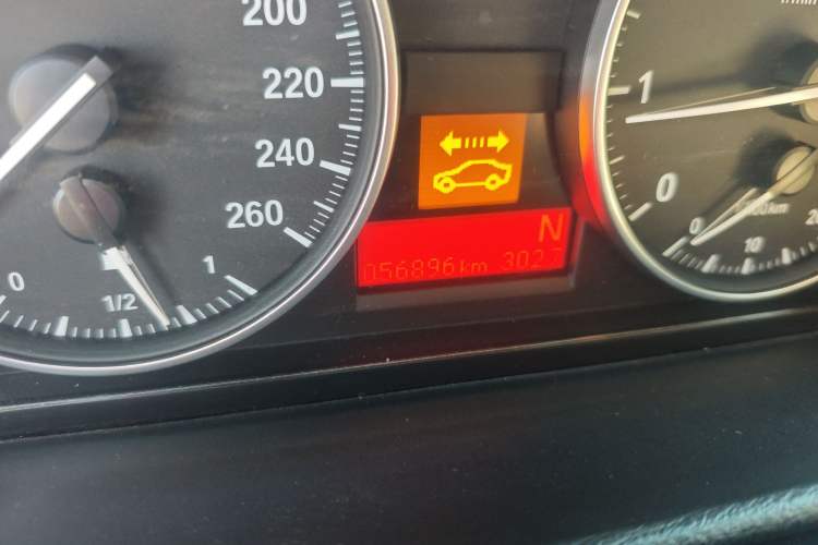 Used BMW X1 2015 xDrive20i Fashion Upgrade Edition Odometer Close Up