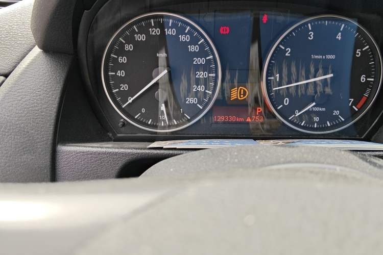 Used BMW X1 2015 sDrive18i Fashion Upgrade Edition Odometer Close Up