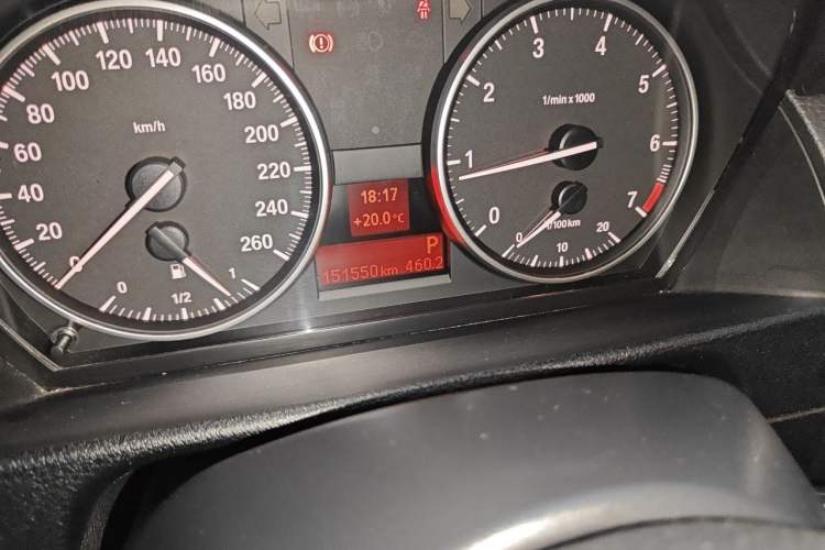 Used BMW X1 2015 sDrive18i Fashion Upgrade Edition Odometer Close Up