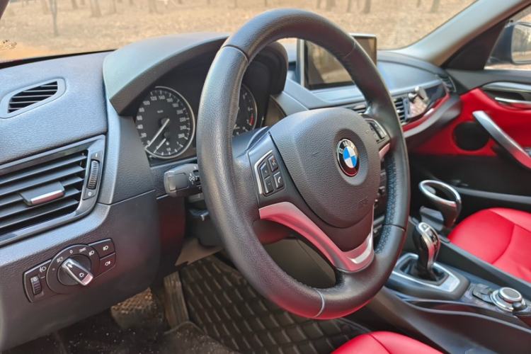 Used BMW X1 2015 sDrive18i Fashion Upgrade Edition Steering Wheel