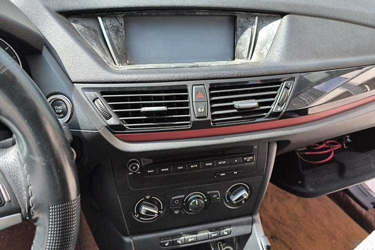 Used BMW X1 2015 sDrive18i Fashion Upgrade Edition Audio And AC Panel