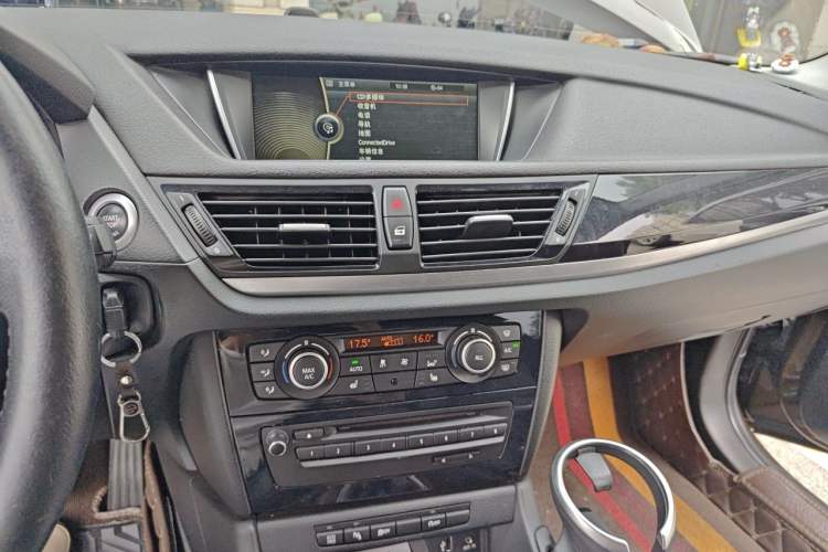 Used BMW X1 2015 sDrive18i Leading Edition Audio And AC Panel