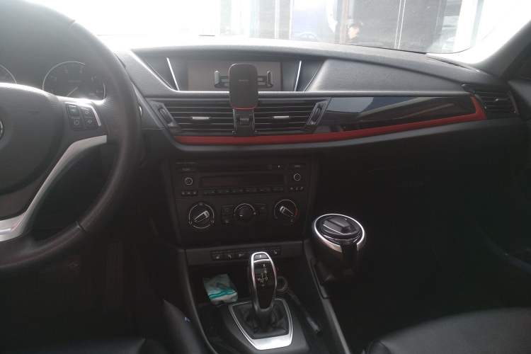 Used BMW X1 2015 sDrive18i Fashion Upgrade Edition Audio And AC Panel