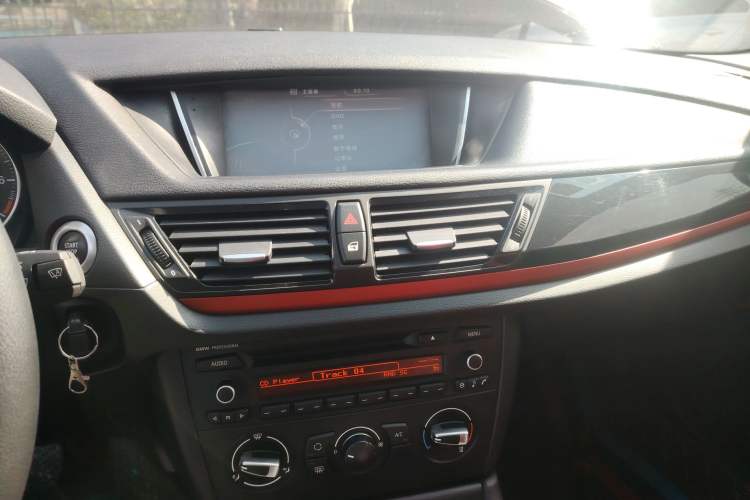 Used BMW X1 2015 sDrive18i Fashion Upgrade Edition Audio And AC Panel