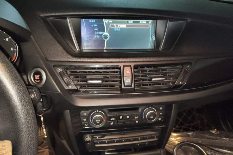 Used BMW X1 2015 sDrive18i Leading Edition Audio And AC Panel