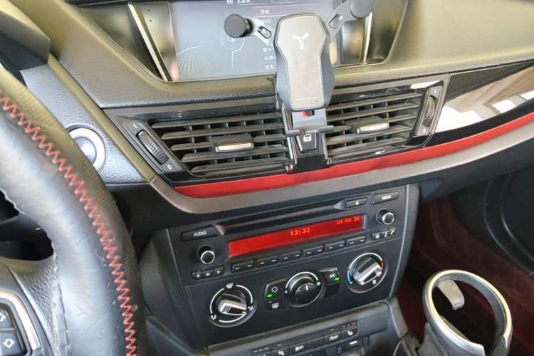 Used BMW X1 2015 sDrive18i Fashion Upgrade Edition Audio And AC Panel