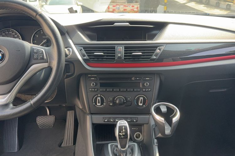 Used BMW X1 2015 sDrive18i Fashion Upgrade Edition Audio And AC Panel