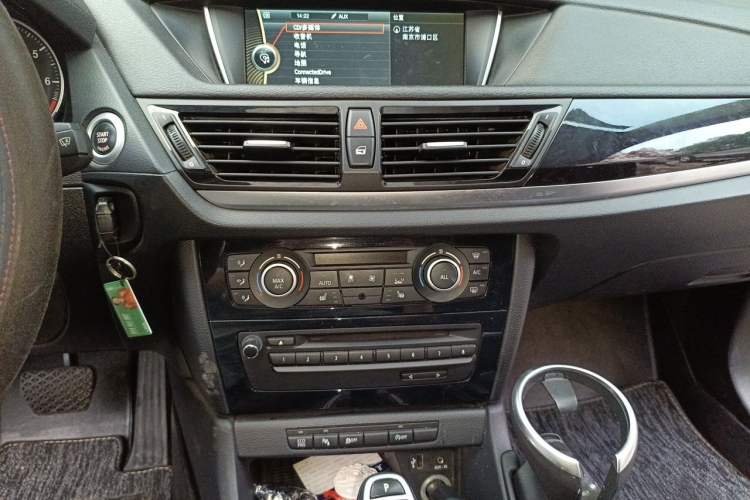 Used BMW X1 2015 sDrive18i Leading Edition Audio And AC Panel